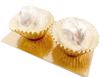 3 feine silberne Cointreau Tr�ffelpralinen mit echtem essbaren Blattsilber �berzogen - einzeln 20gr.