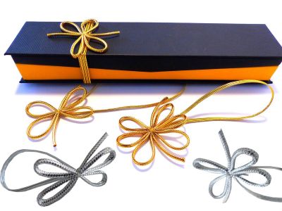 10 Fertigschleifen aus Zier-Gummiband Gold oder Silber metallic f�r schnelles verpacken