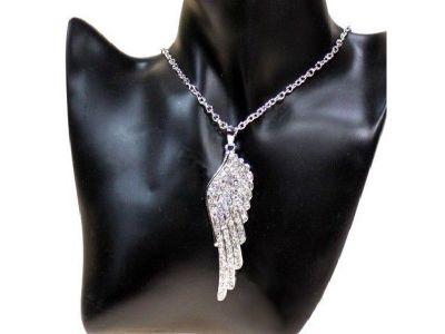 wundersch�ne Halskette mit Engelsfl�gel Anh�nger Strass besetzt  in Silber als Modeschmuck 